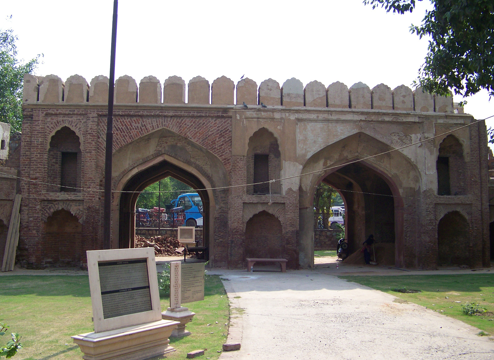 Kashmiri Gate, Delhi's only gate with two portals.