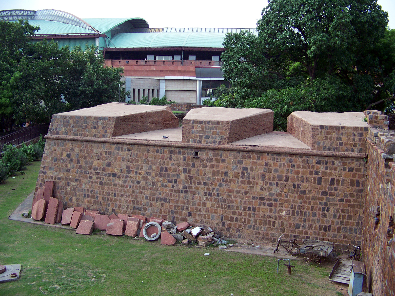 A European-style bastion next to Kashmiri Gate.