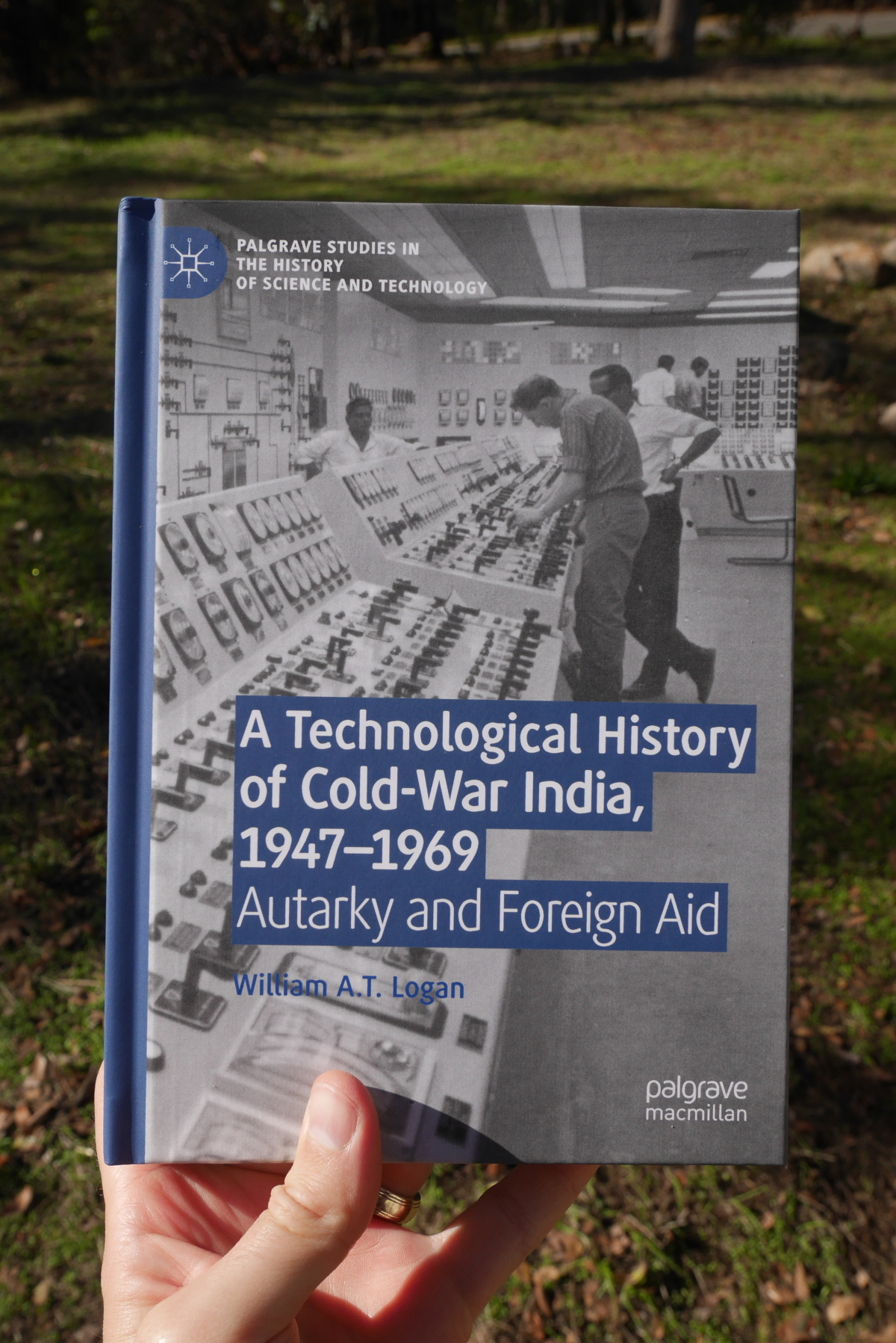 Front cover of A Technological History of Cold-War India.
