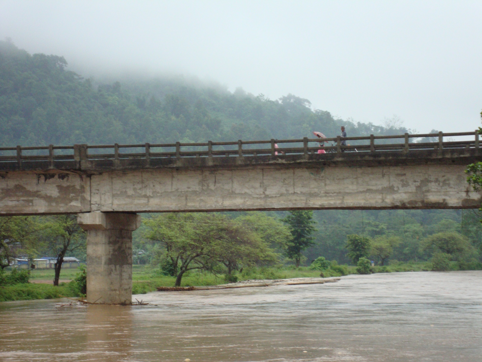 Jinari River bridge.